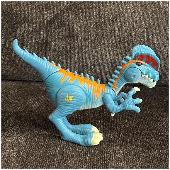 Jurassic World Hasbro Jw Sfx Dilophosaurus Toy - Picture 4 of 9